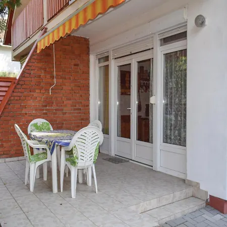 Two-bedroom Holiday In Ferienhaus Balatonlelle
